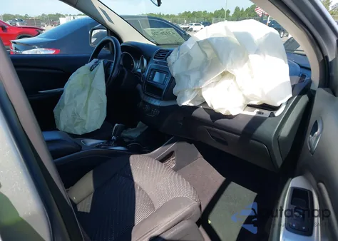 2017 Dodge Journey Sxt z USA, uszkodzony, nr VIN 3C4PDCBG2HT527938